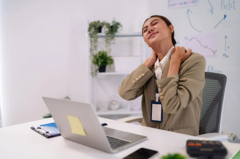 أفضل طرق علاج آلام الرقبة والصداع العضلي في مسقط بسرعة وفعالية
