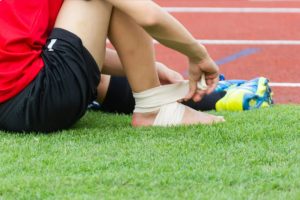 طرق حديثة لعلاج إصابات الملاعب في مسقط: من التشخيص حتى العودة للملعب
