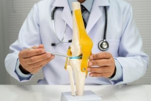 هشام الوصيف أفضل دكتور علاج خشونة الركبة